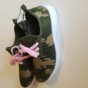 Zone Pro Slip On Lightweight Camo Sneakers with Pink Laces Size 8